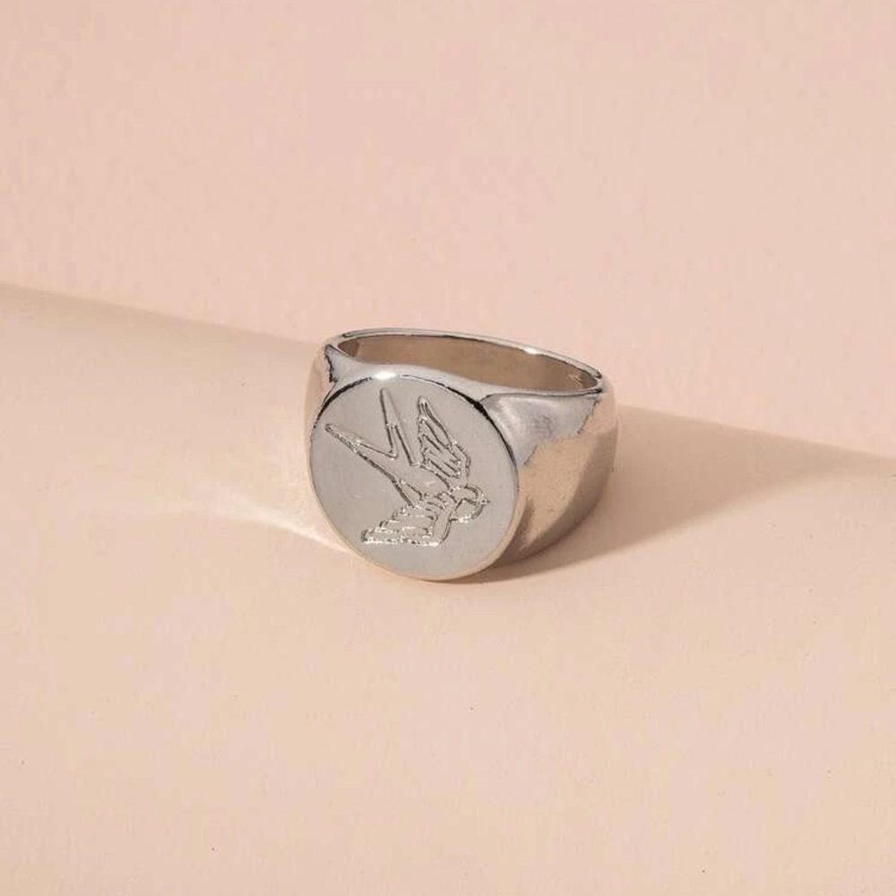 Bird engraved ring